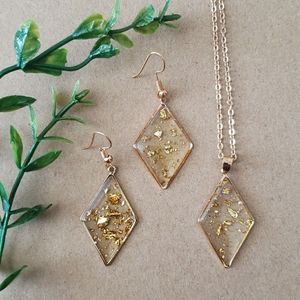 ⚡Gold Earrings and Necklace